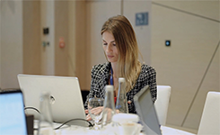 Corporate participant applying Artificial Intelligence concepts during Edoxi's instructor-led AI training conducted by Manish in Dubai.