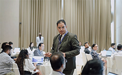 Mentor Manish addressing the group during Edoxi's Artificial Intelligence (AI) corporate training session at DoubleTree by Hilton, Dubai